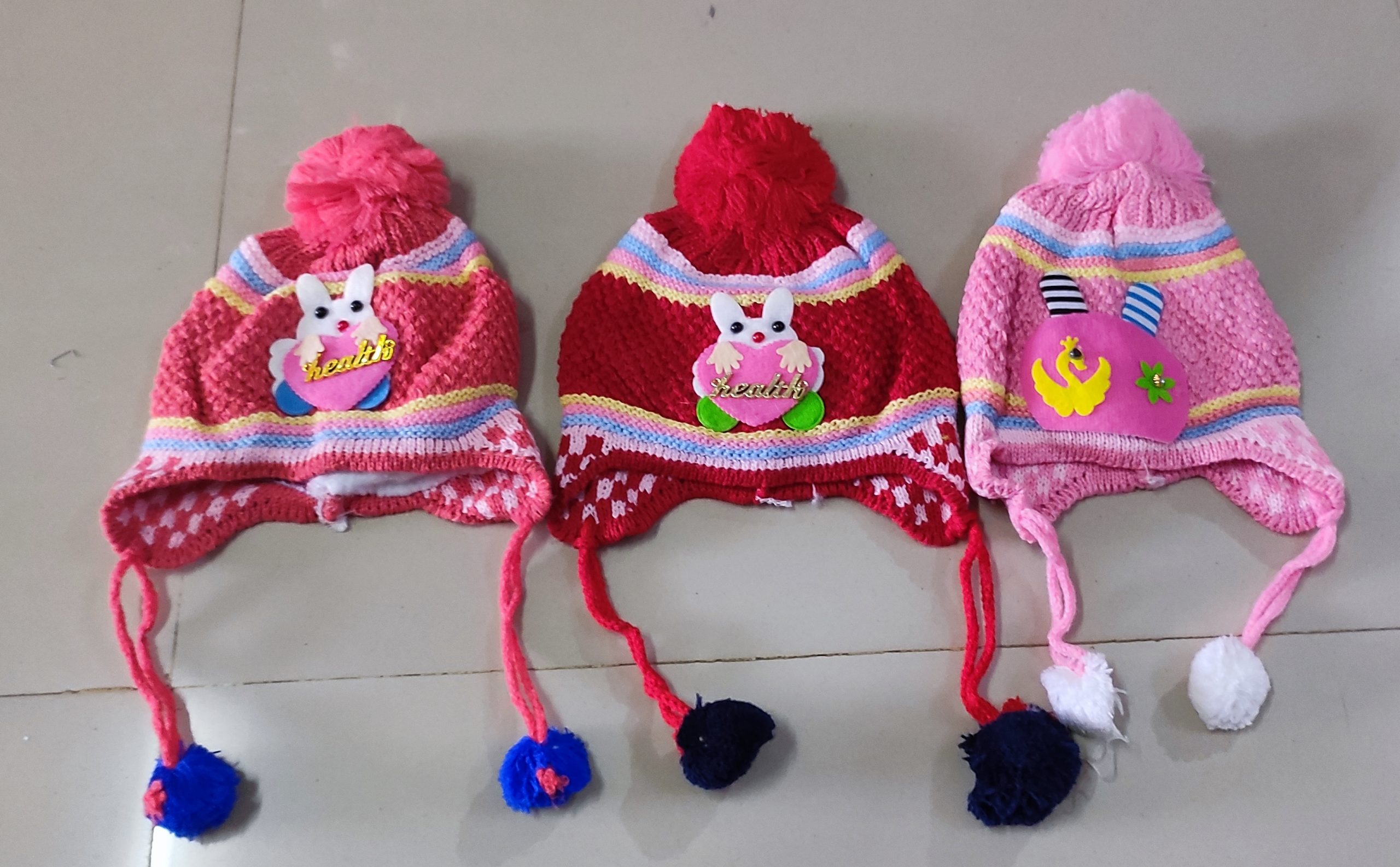 Fancy woolen cap for kids - Image 1