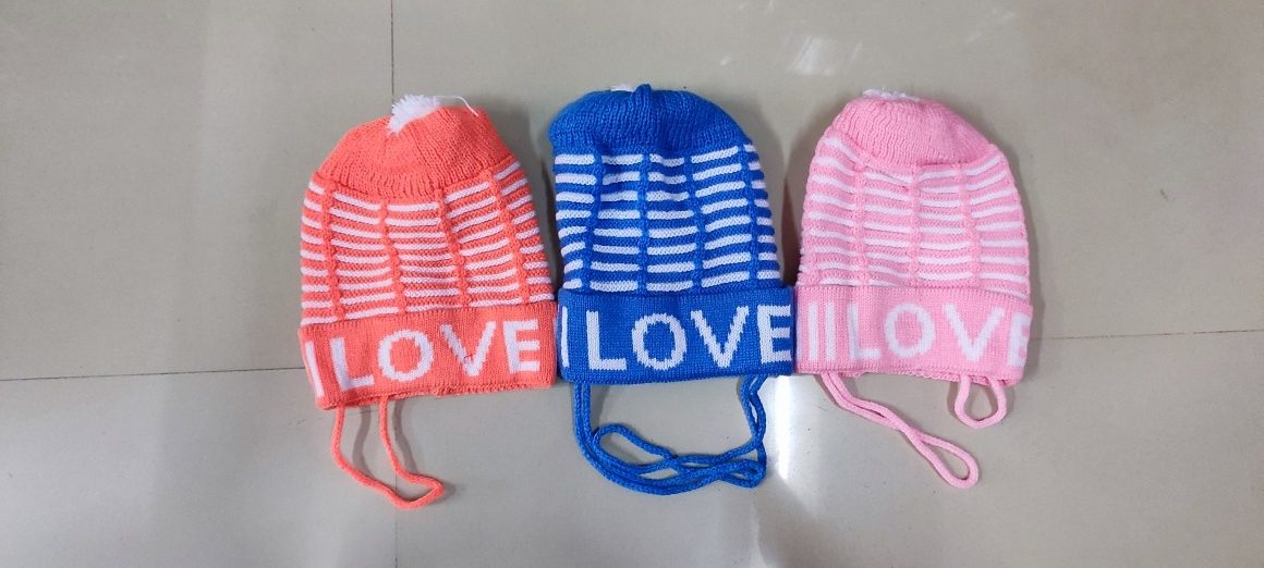 Fancy woolen cap for kids - Image 5